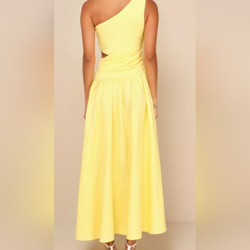 Lulu's one shoulder dress